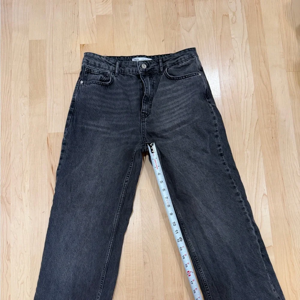Zara Women’s Straight Leg Jeans — Charcoal Gray